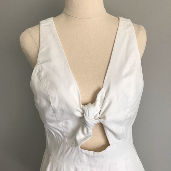 KOOKAÏ White Sleeveless Peekaboo Playsuit - Picture 5 of 15